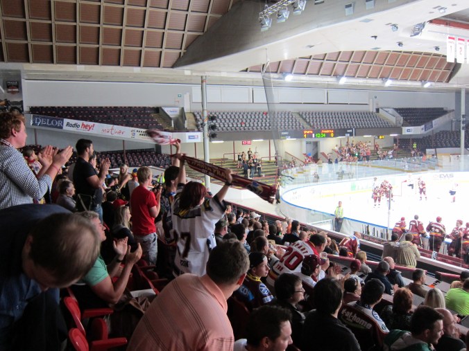 HC Sparta fans celebrating a goal