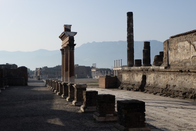 Foro.  Forum at Pompeii