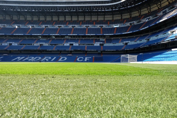 Field level at Bernabéu