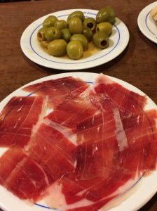 Iberico ham and olives at El Rinconcillo