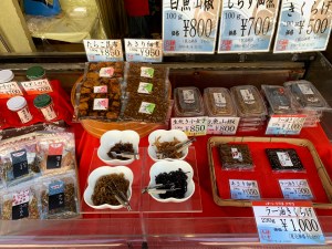 Food sampling in Kamakura