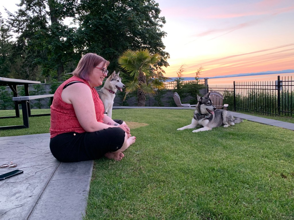 At Qualicum Bay with new dog friends