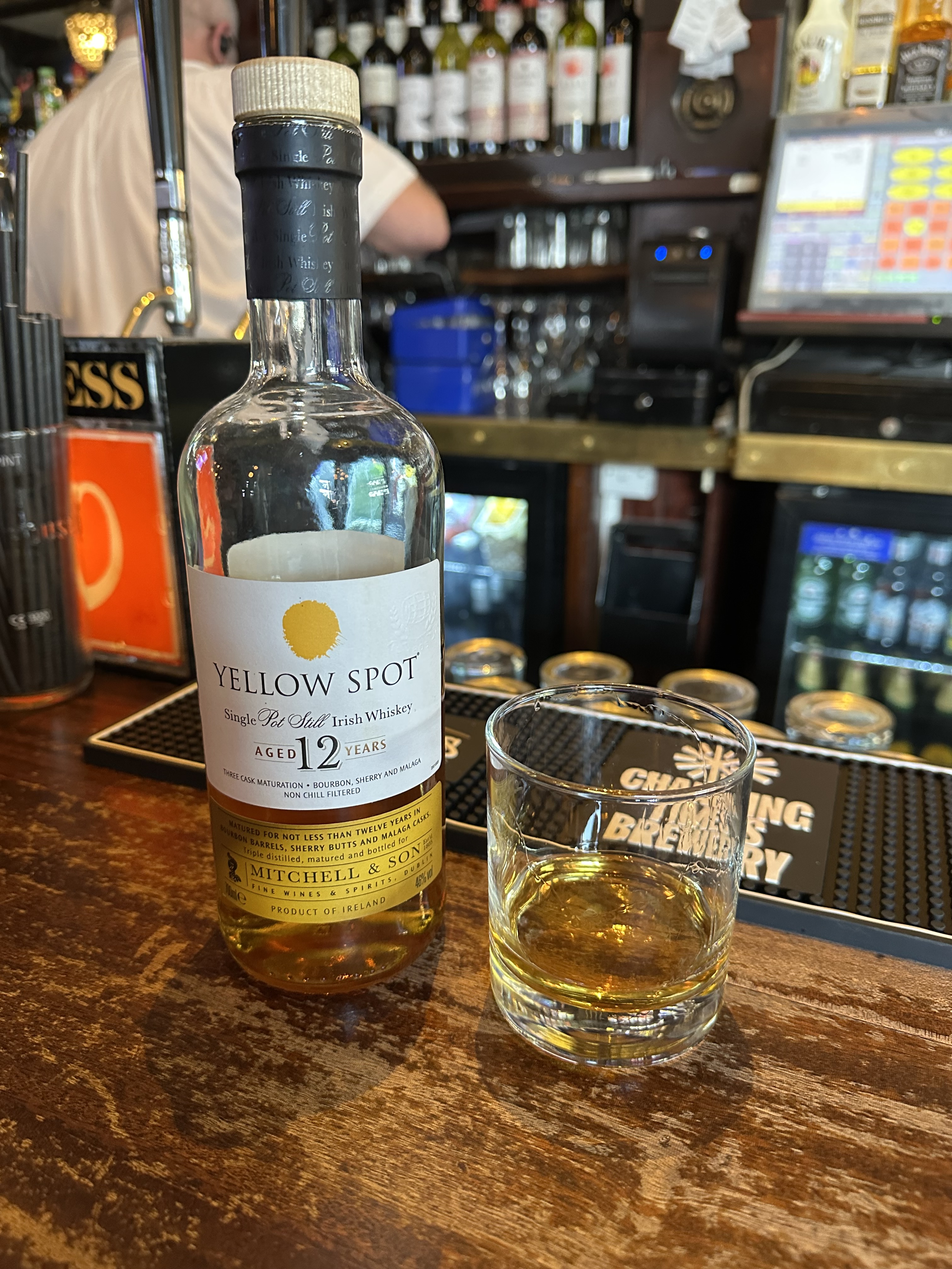 Whiskey tasting at Devitt's Pub in Dublin